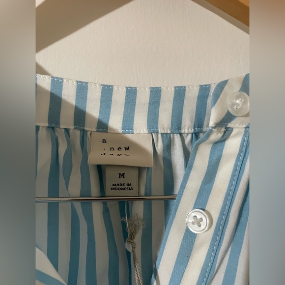 A New Day Balloon sleeve Striped Blue & White blouse top Size Medium - Picture 5 of 5